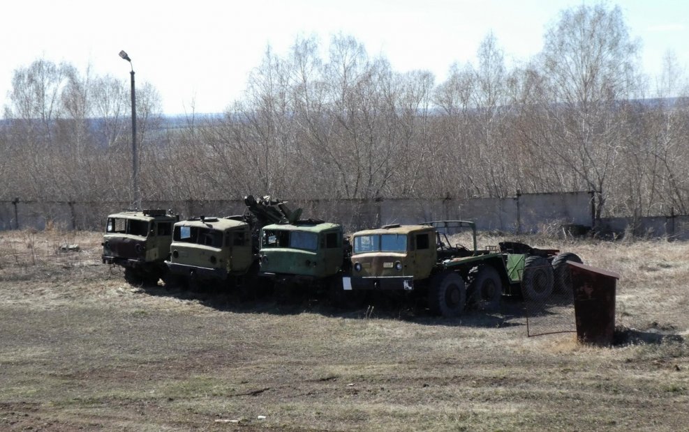 Заброшенные тягачи МАЗ 543