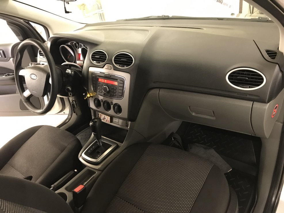 Ford Focus 2 салон