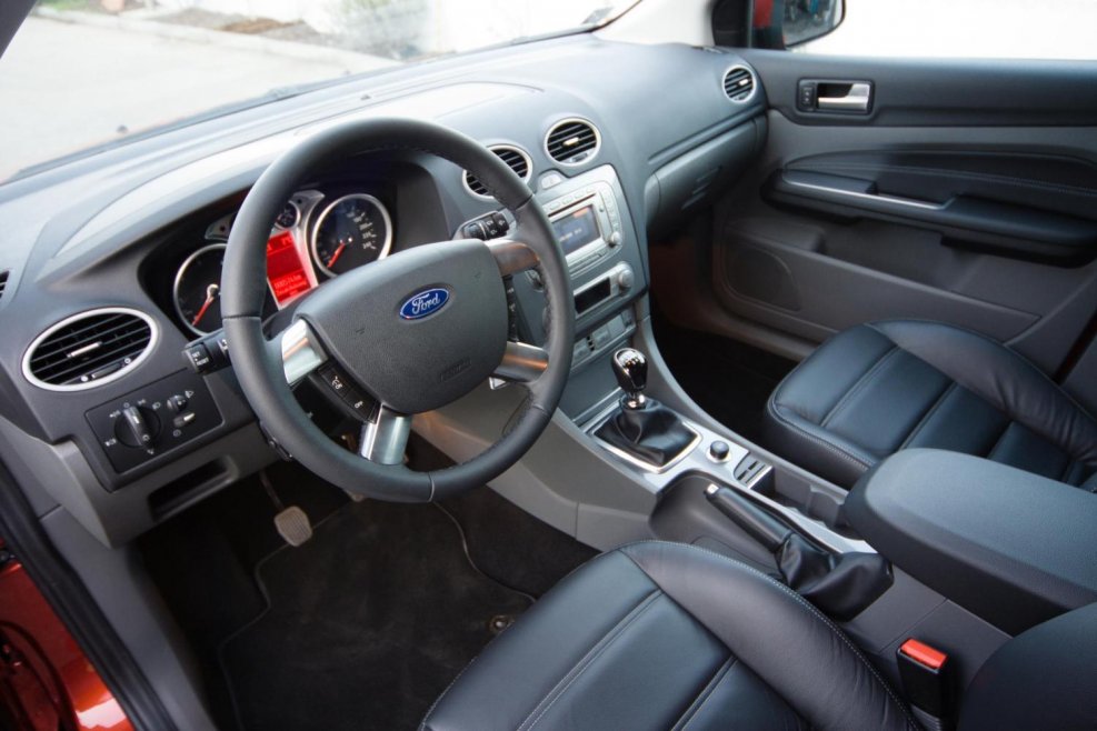 Ford Focus 2 Рестайлинг хэтчбек салон