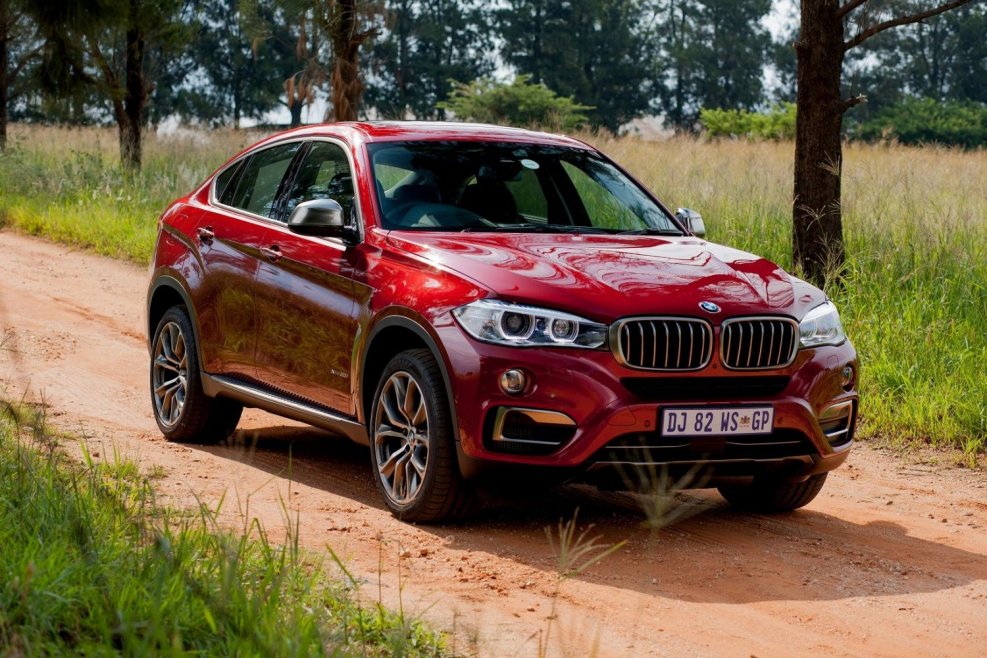 BMW x6 Red