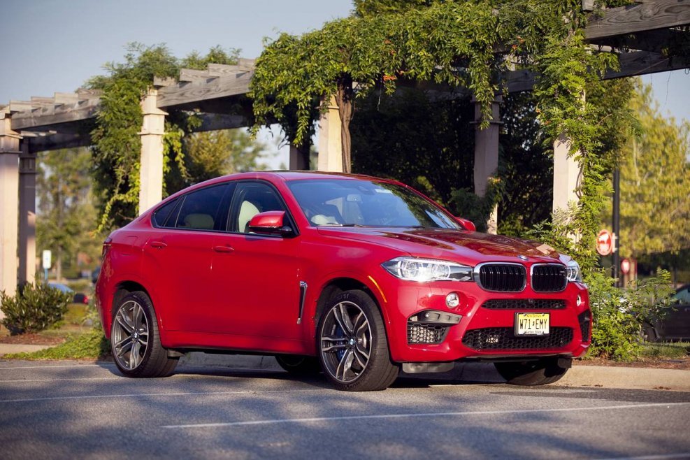 BMW x6 m красная