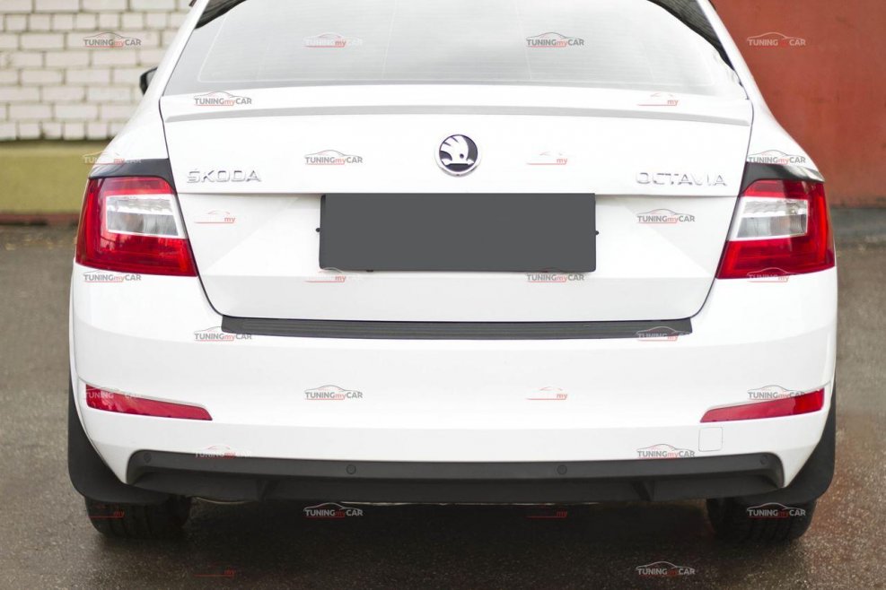 Накладка на задний бампер Skoda Octavia a7