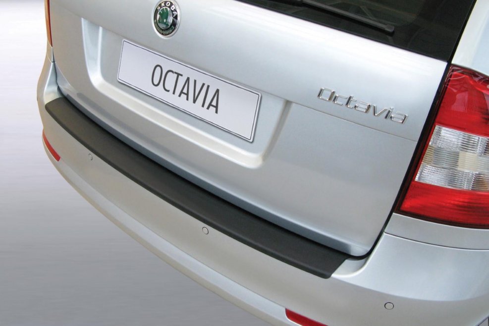 Накладка на задний бампер на Skoda Octavia a5 Combi