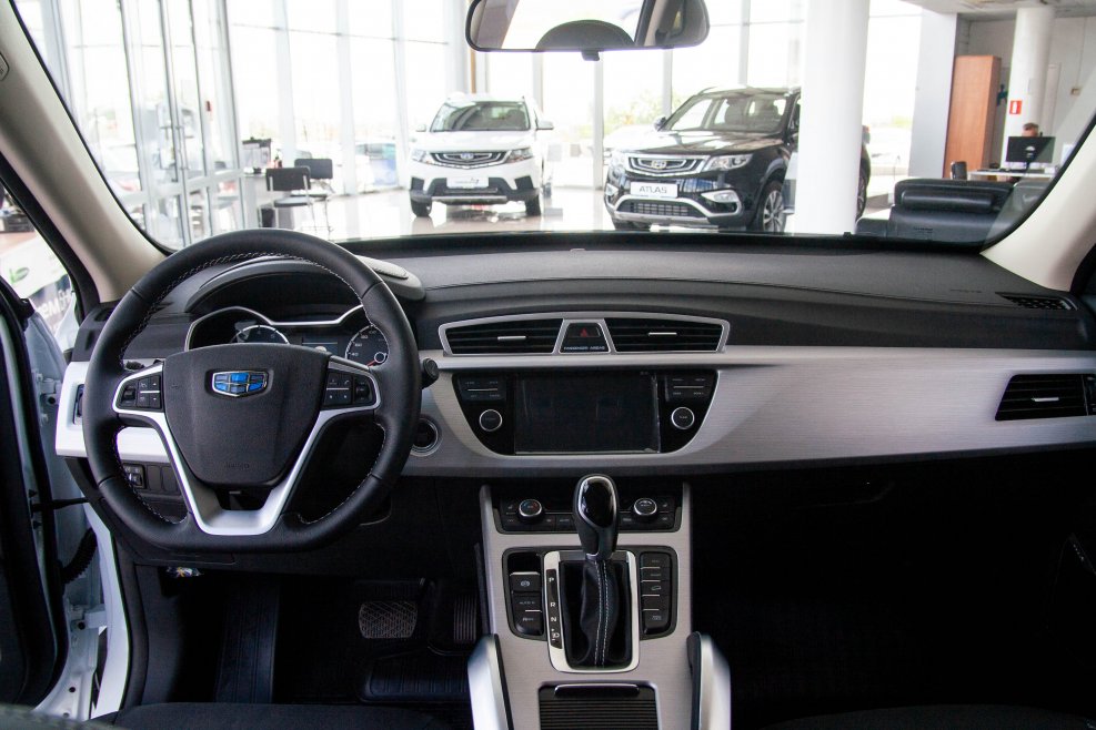 Geely Atlas 2021 салон