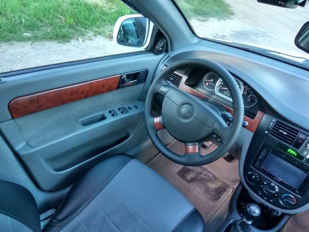 Daewoo Gentra Interior