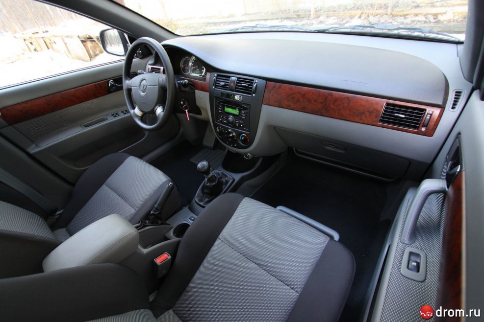 Daewoo Gentra Salon