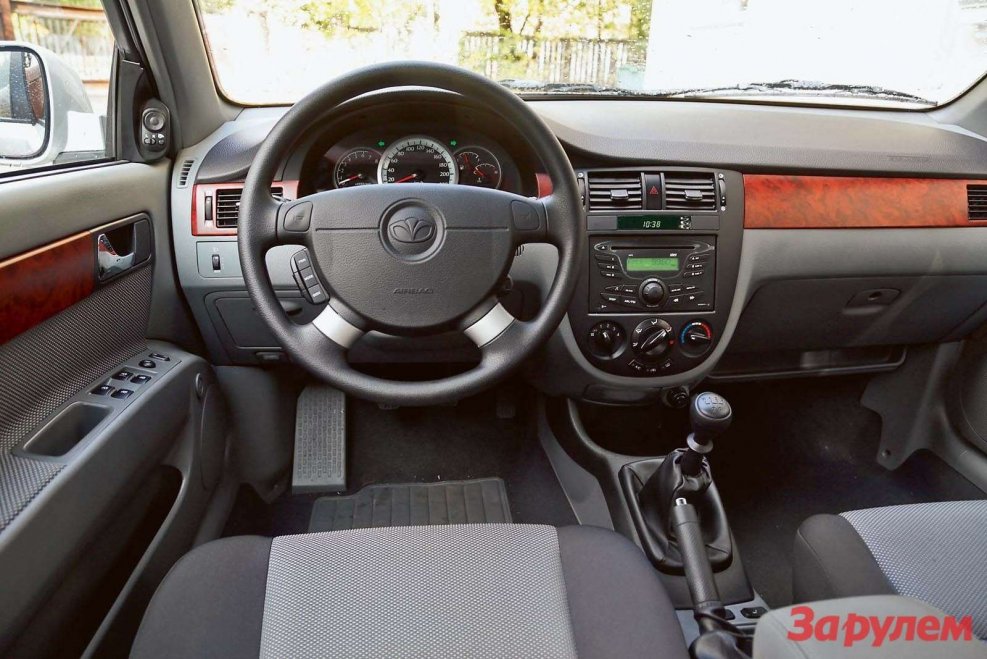 Daewoo Gentra Salon