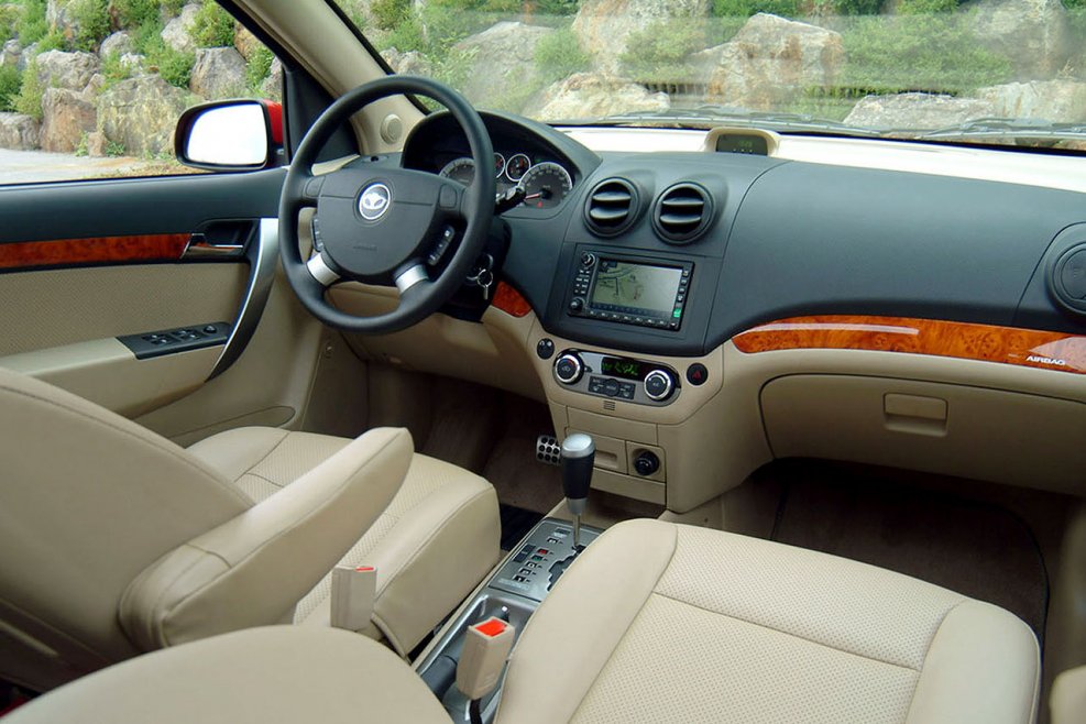 Chevrolet Gentra салон