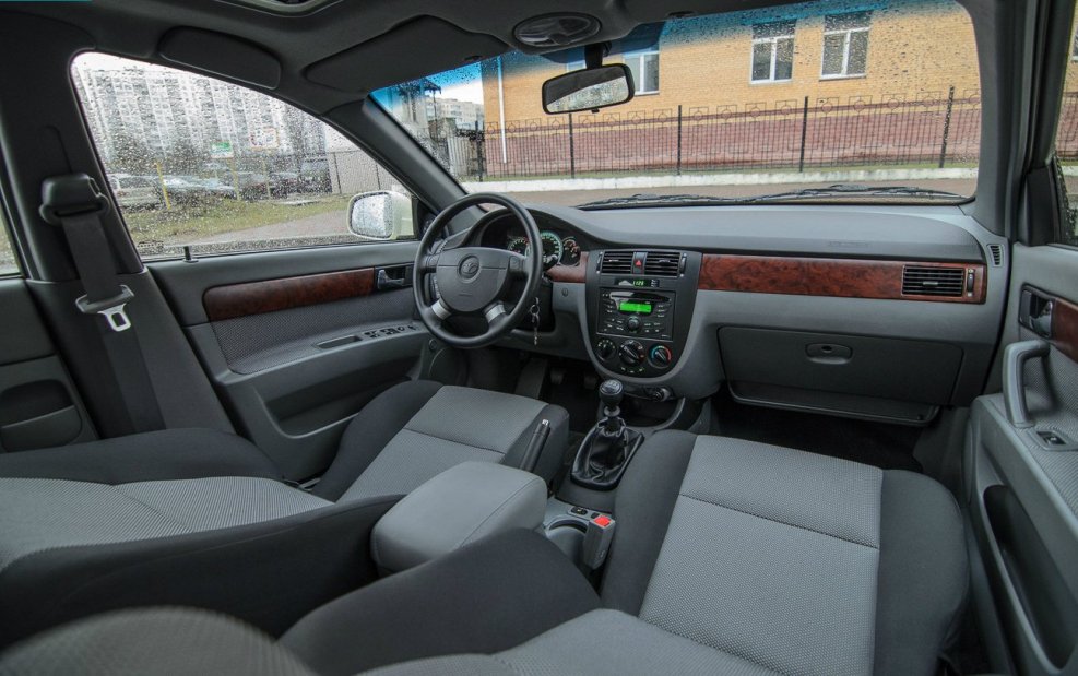 Daewoo Gentra 2 поколение салон