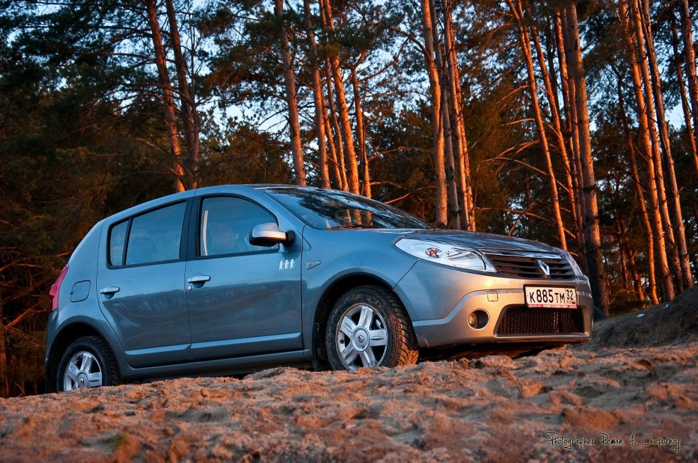 Renault Sandero 1 поколение