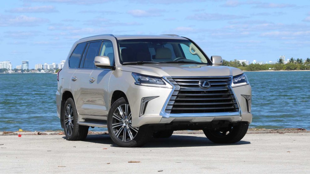 Внедорожник Lexus LX 570