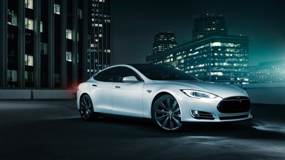 Tesla model s белая