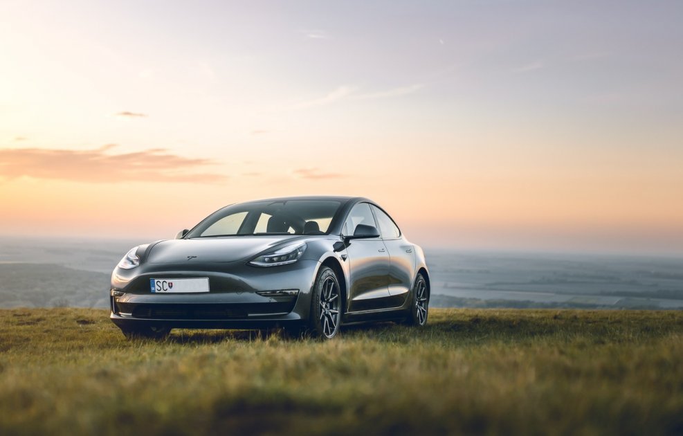 Tesla model 4