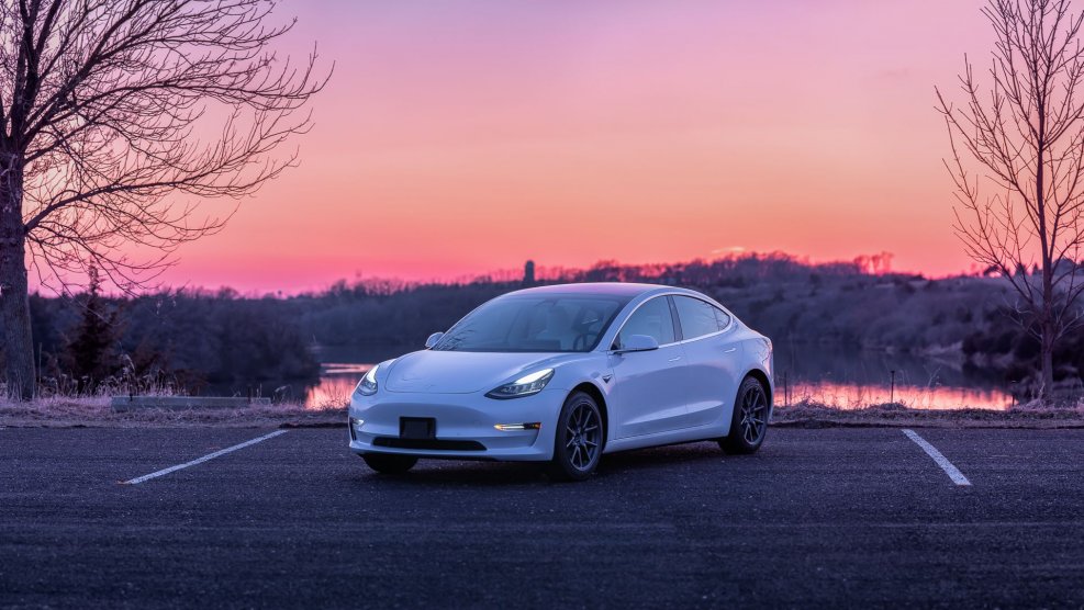 Tesla model x 1080