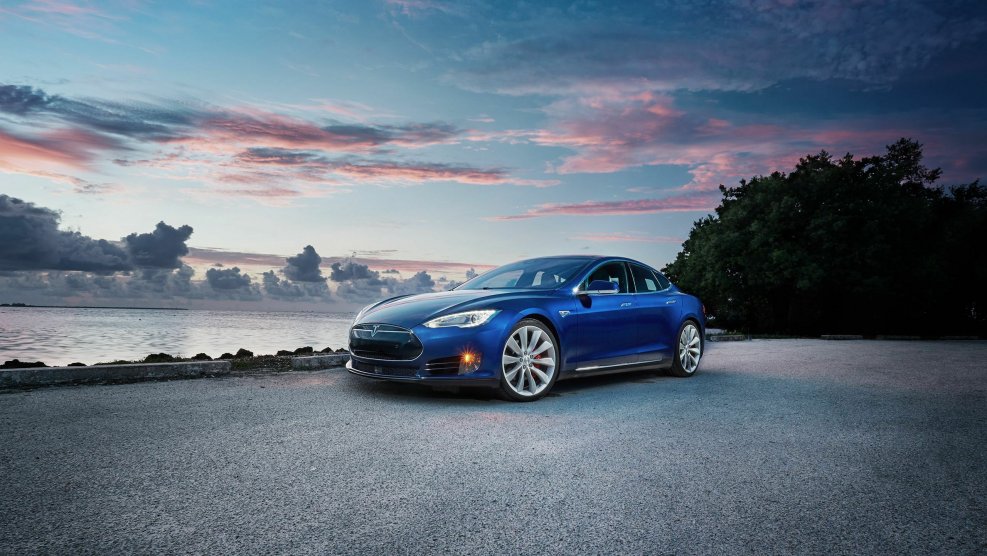 Tesla model s Plaid Blue