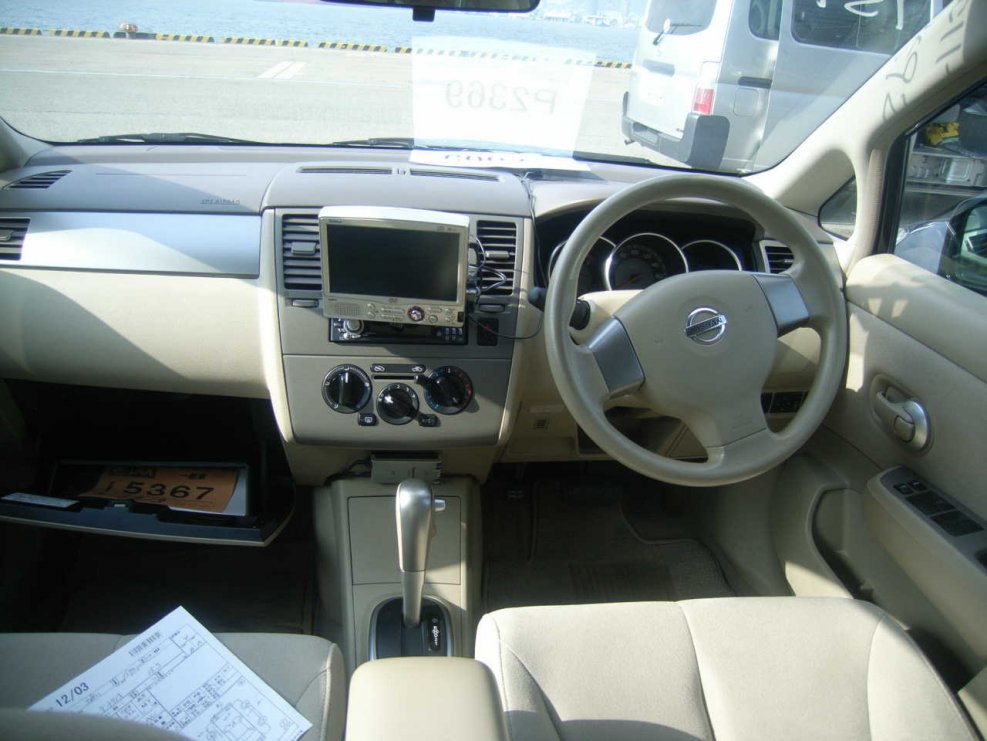 Nissan Cube z10 2000