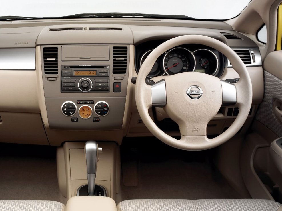 Nissan Serena 2.0 CVT, 2010,