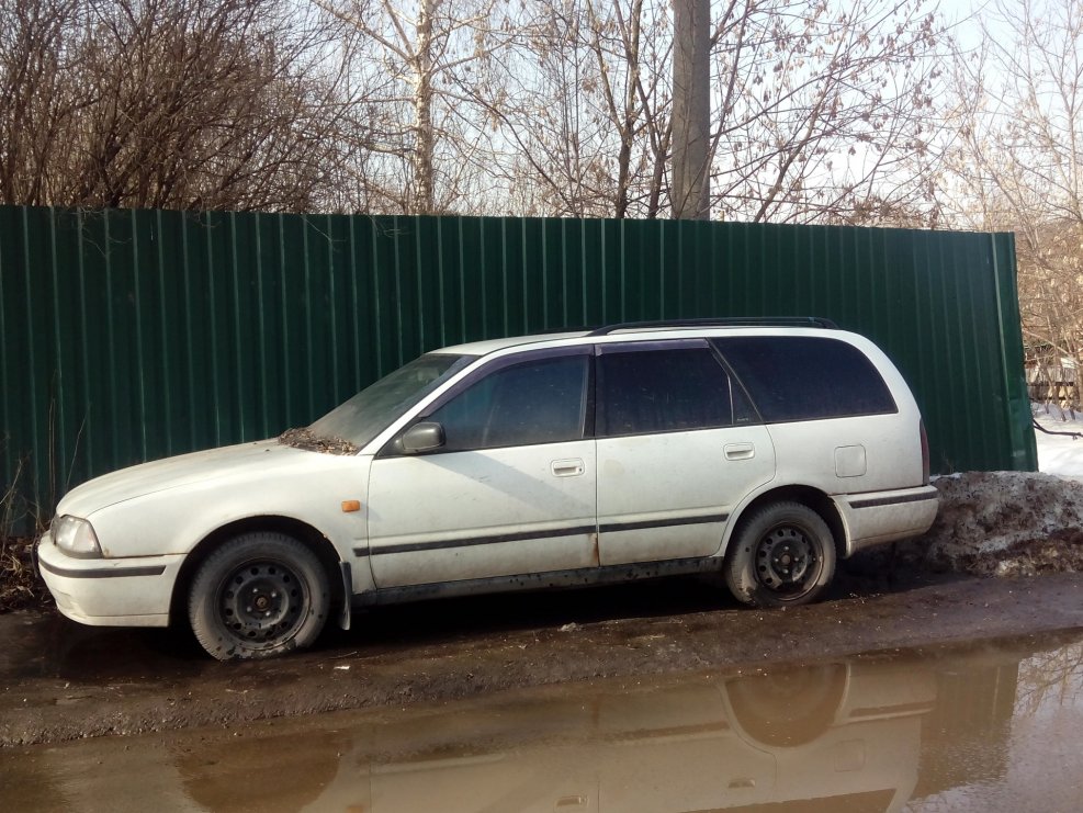 Минивэн Nissan Serena