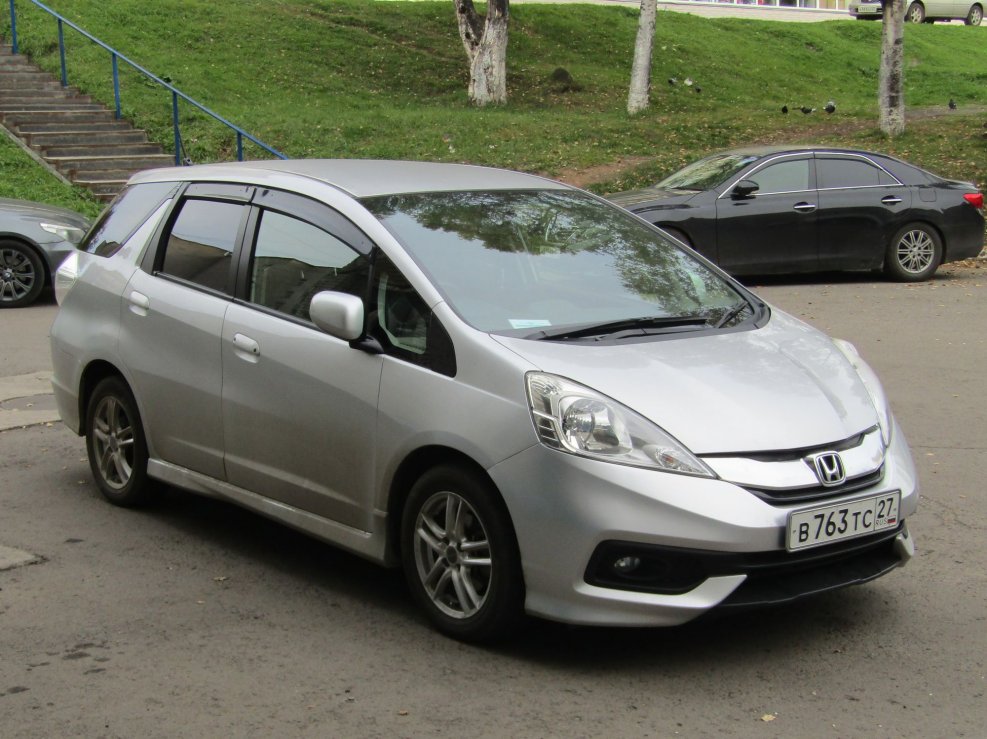Honda Fit Shuttle i
