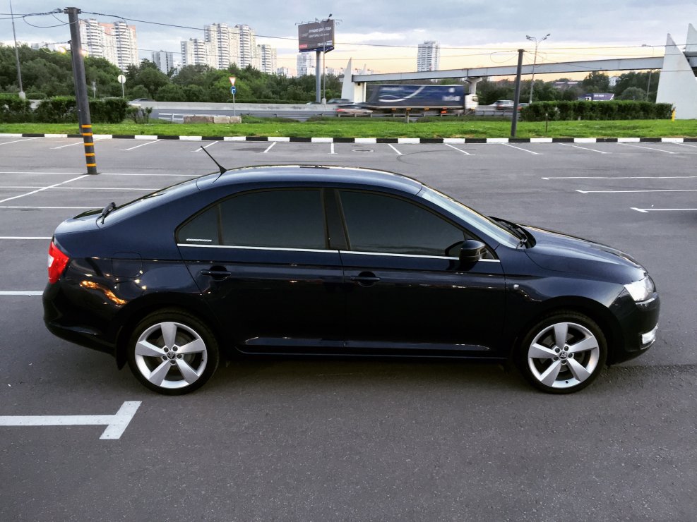 Skoda Rapid r17 Camelot
