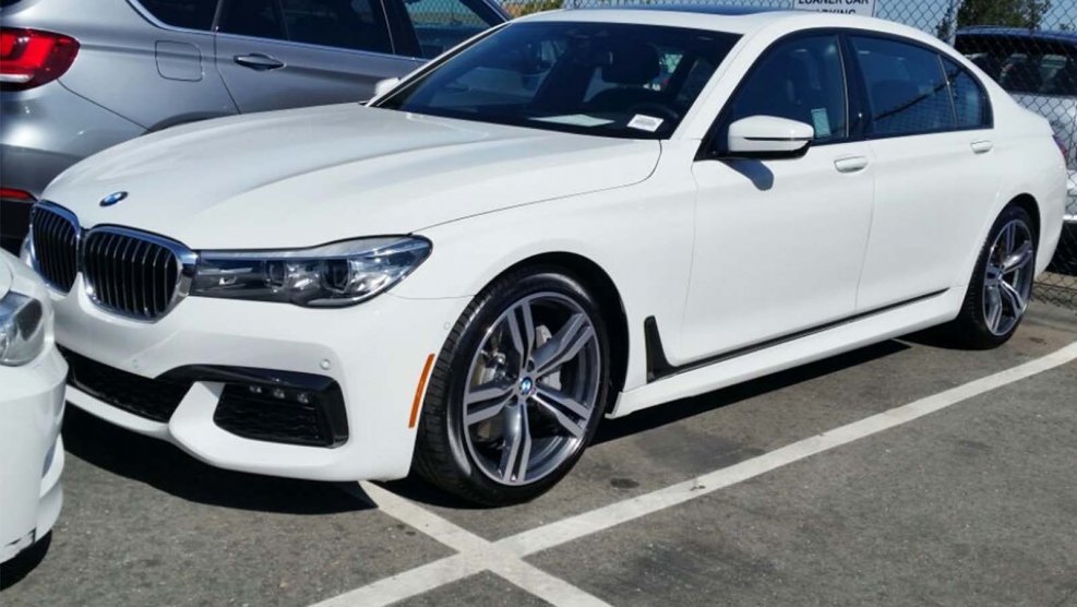 BMW 750i 2019 белый