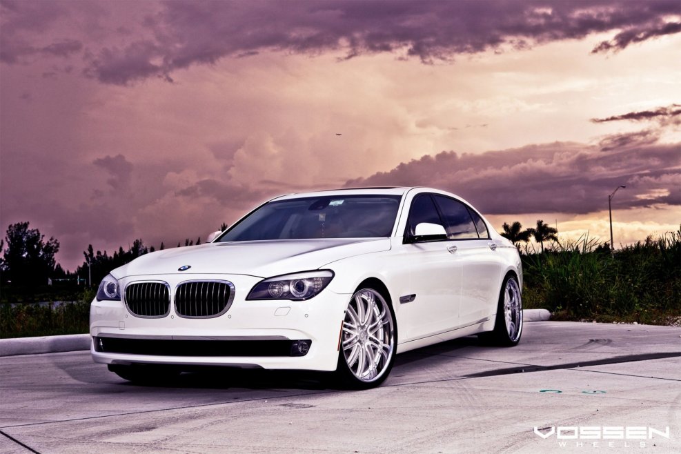 BMW 7 белая