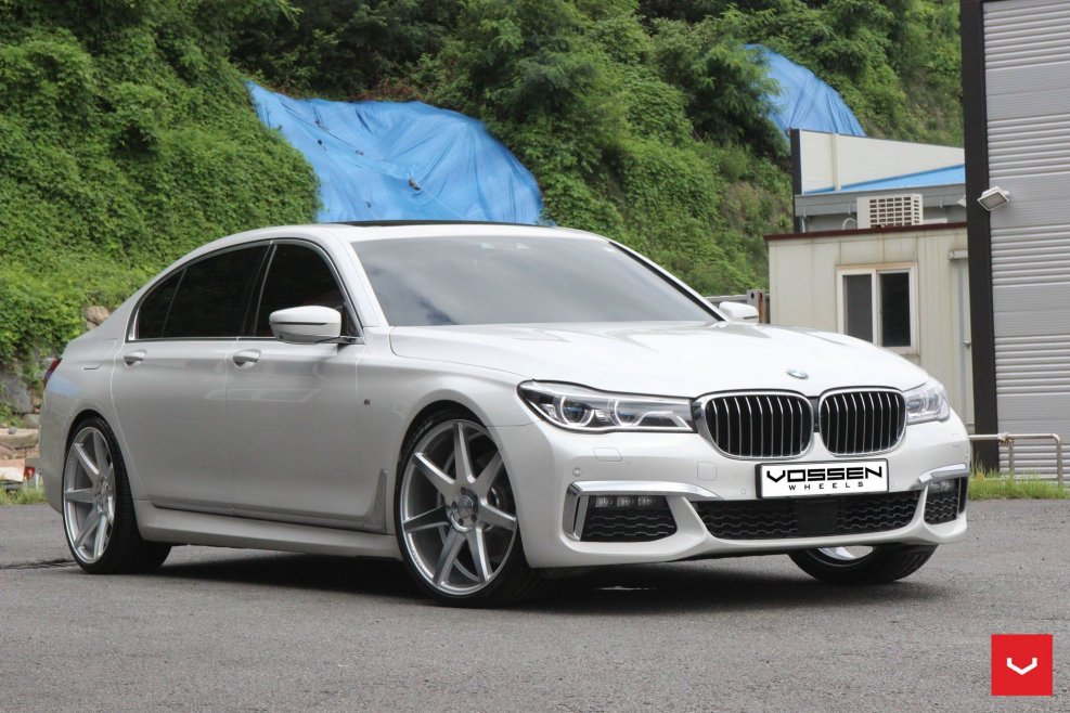 BMW 7 Series White