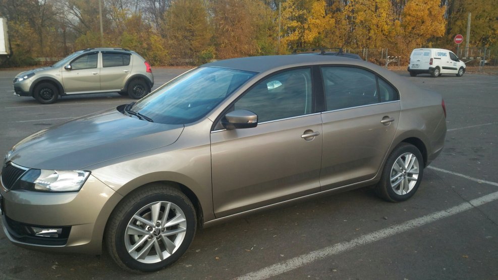 Skoda Rapid бежевый металлик