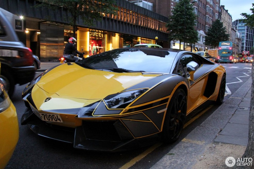 Lamborghini Aventador lp700-4 2020 Yellow