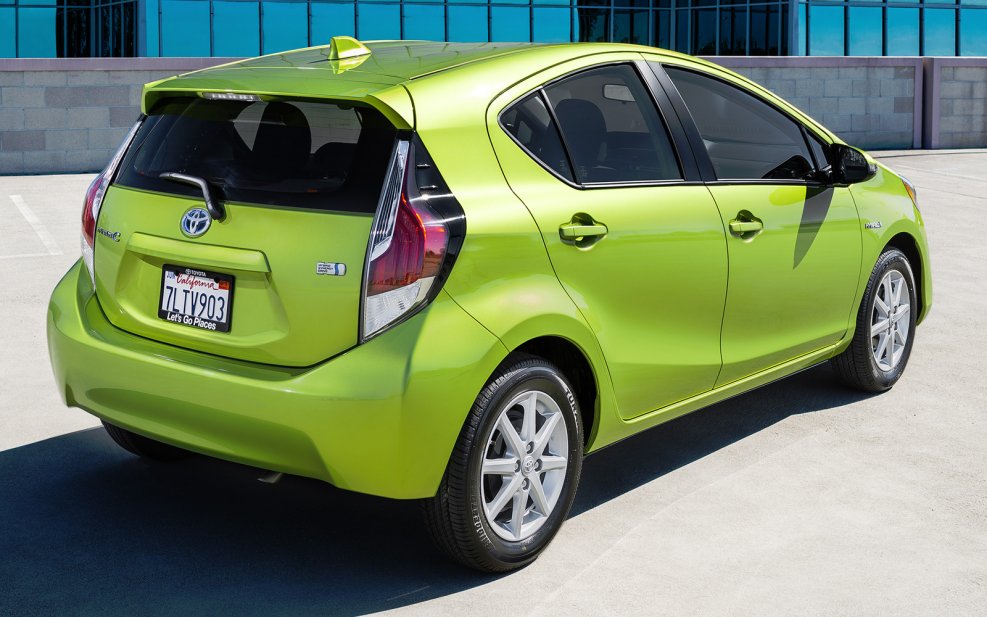Toyota Prius 2020 салатовый
