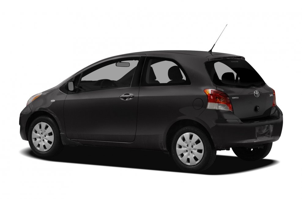 Toyota Yaris сбоку