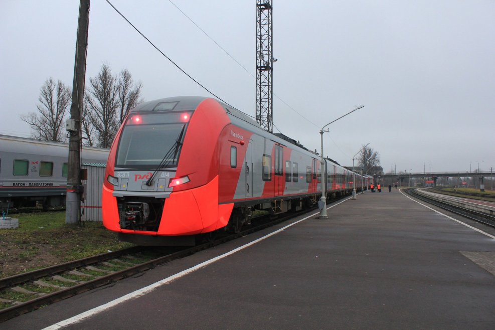 Псков-Санкт-Петербург поезд Ласточка