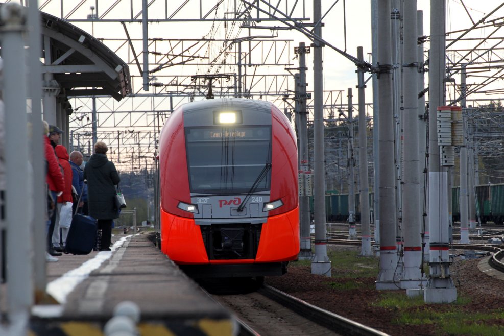 Поезд Ласточка Санкт-Петербург Московский вокзал