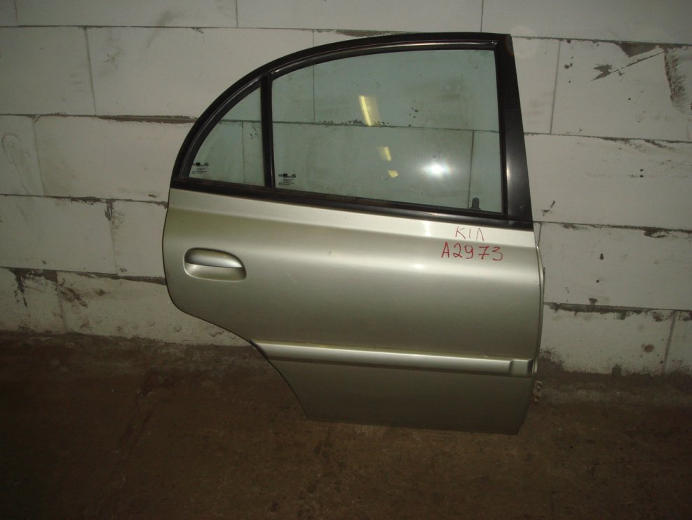 Kia Rio 2000 задняя дверь