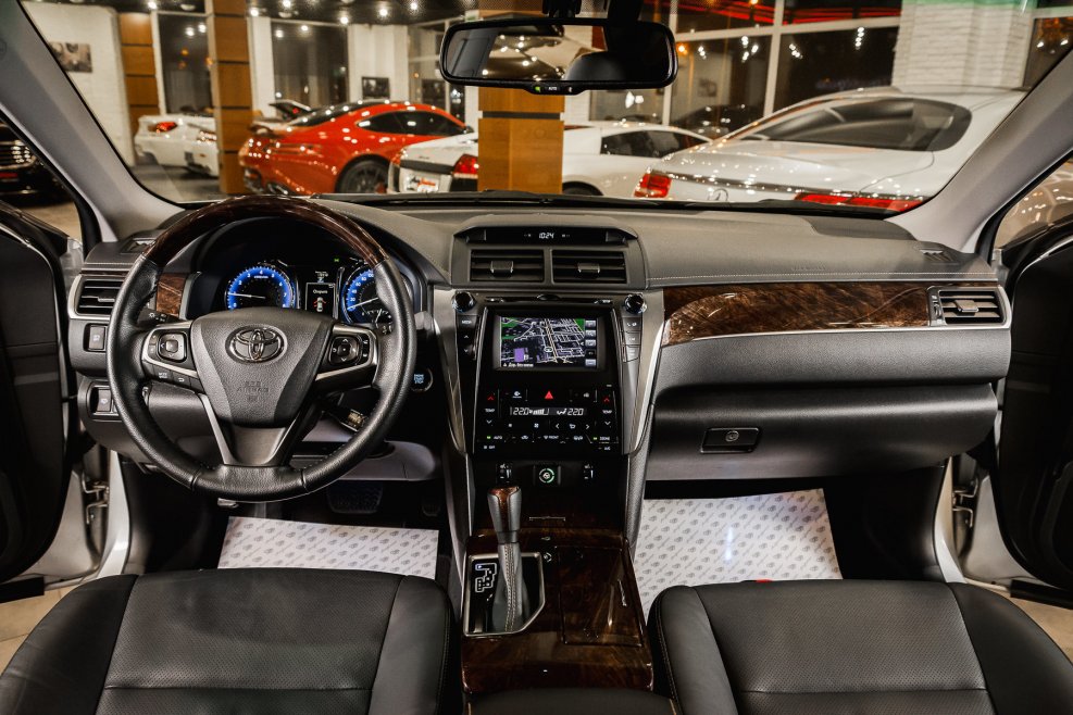 Toyota Camry xv70 2017