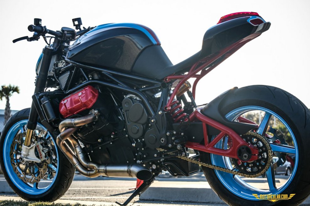 Мотоцикл Ducati Streetfighter
