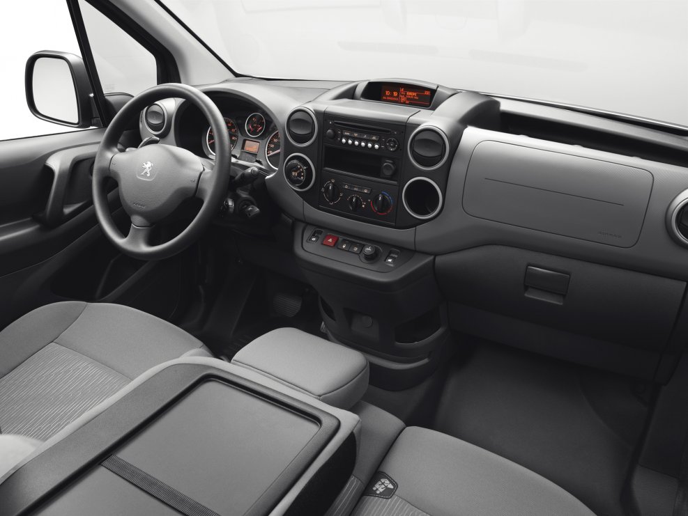 Peugeot partner 2021 салон