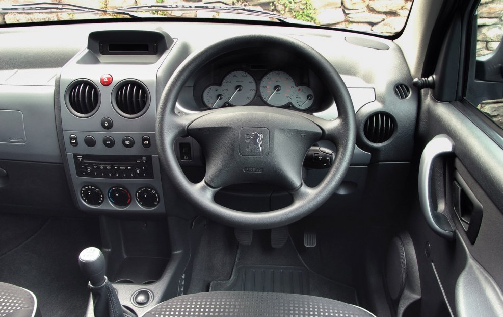 Peugeot partner 2003 салон