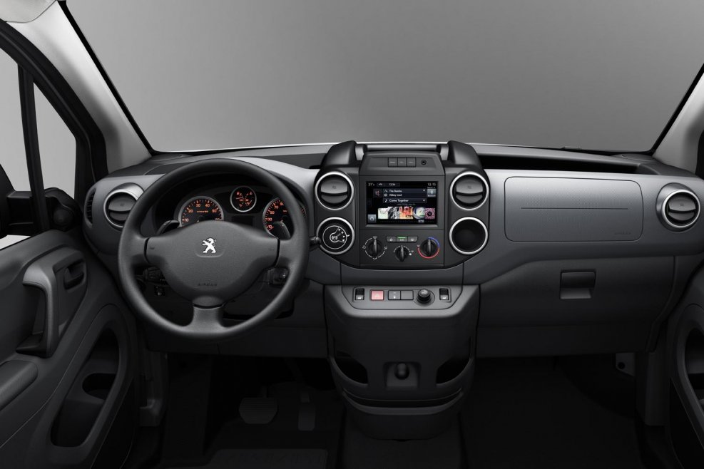 Peugeot partner Tepee салон
