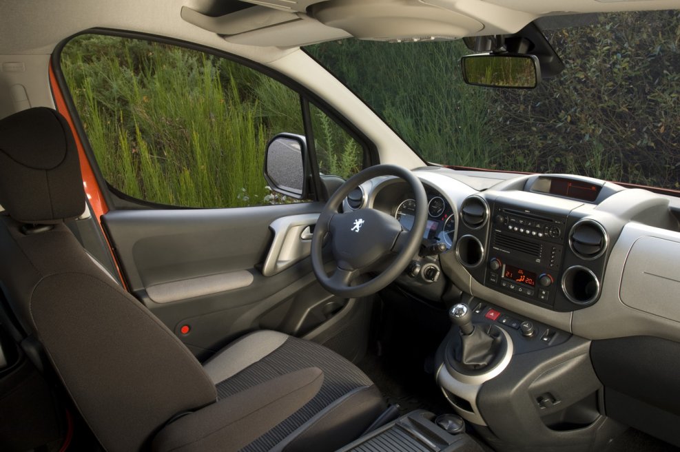 Салон Peugeot partner Tepee 2012