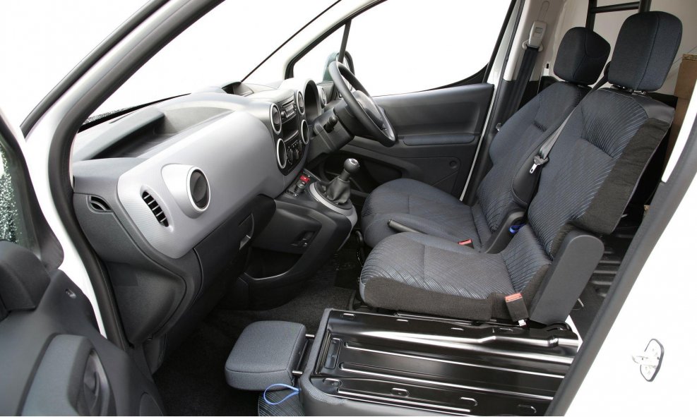 Peugeot partner 3 салон