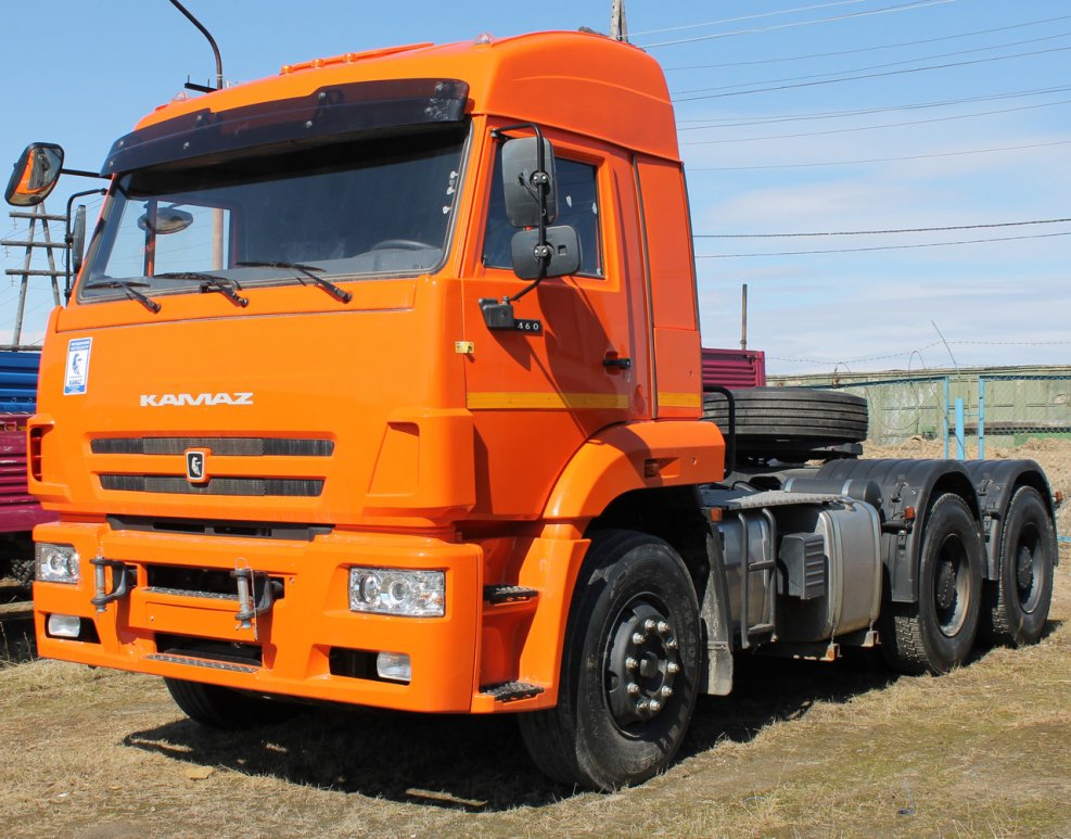 КАМАЗ 6520 седельный тягач