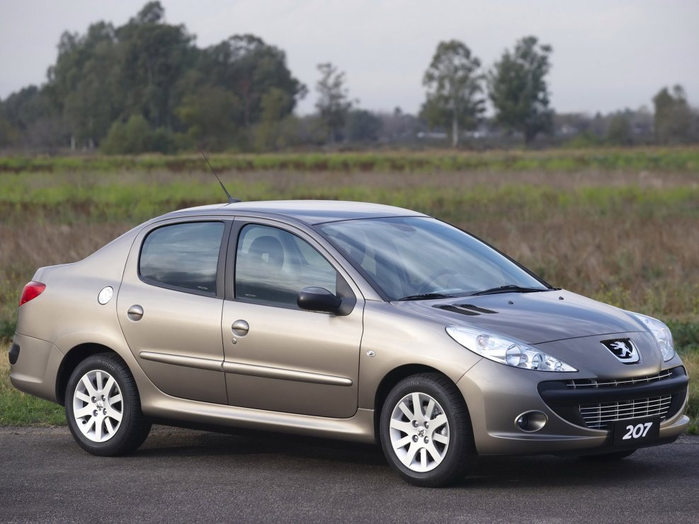 Peugeot 207 Compact sedan