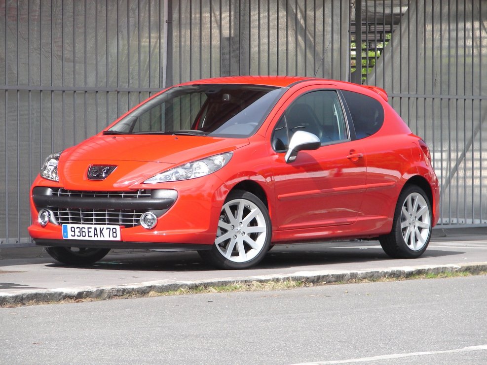 Peugeot 207 седан