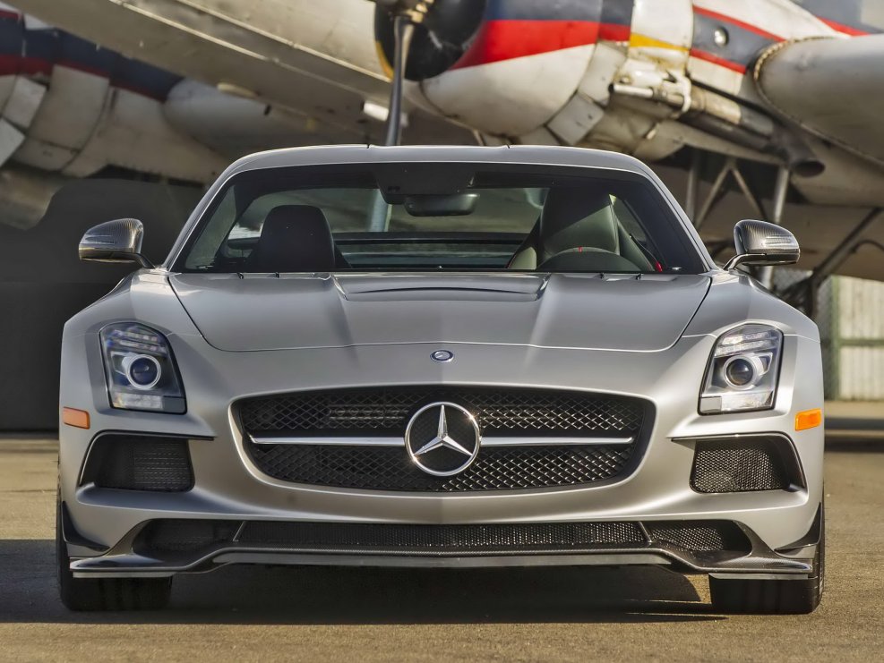 Mercedes SLS AMG Red