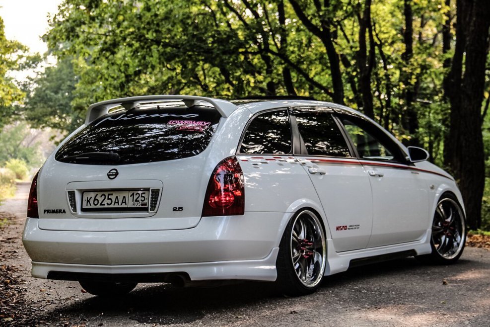 Nissan primera Black