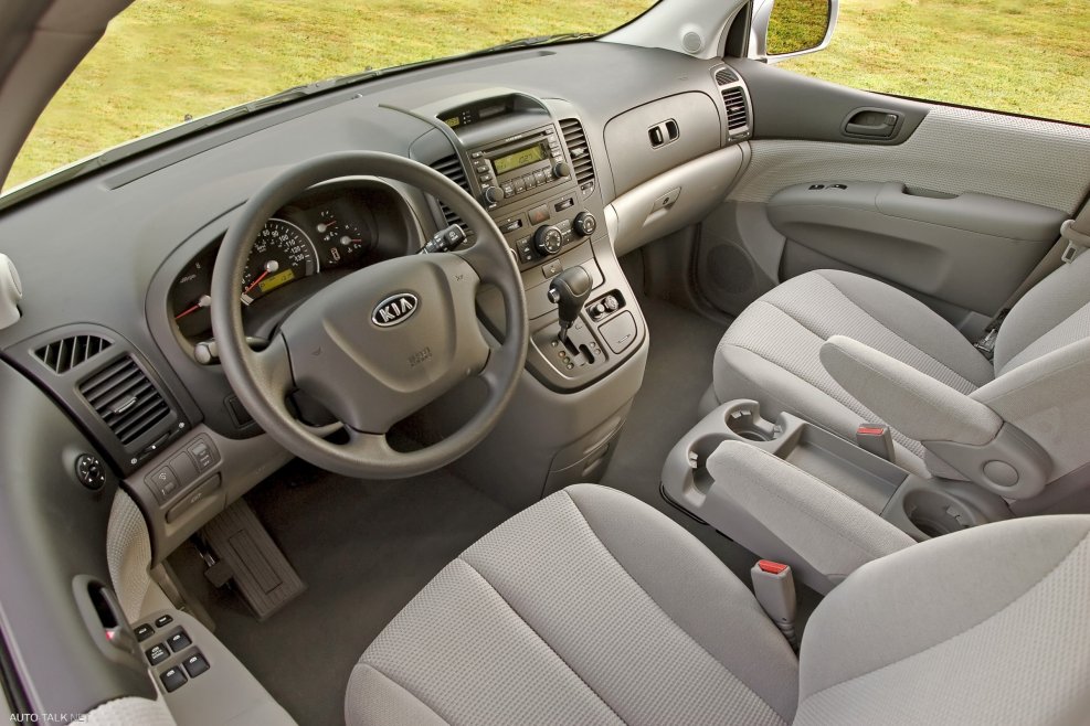 Kia Carnival 2 салон