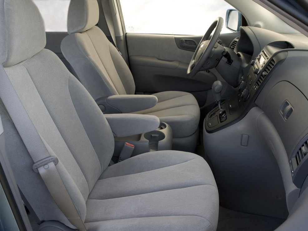 Kia Carnival 2 салон