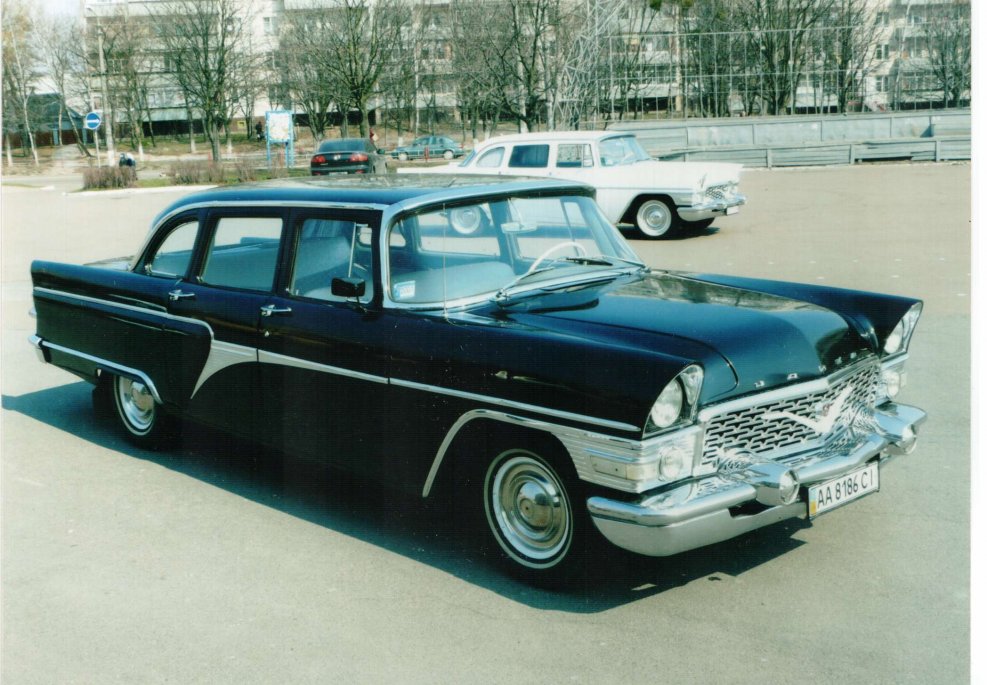 Чайка ГАЗ 13 розовый цвет