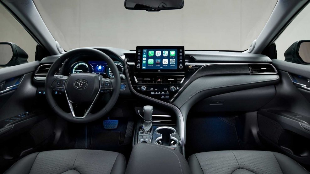 Toyota Camry 2021